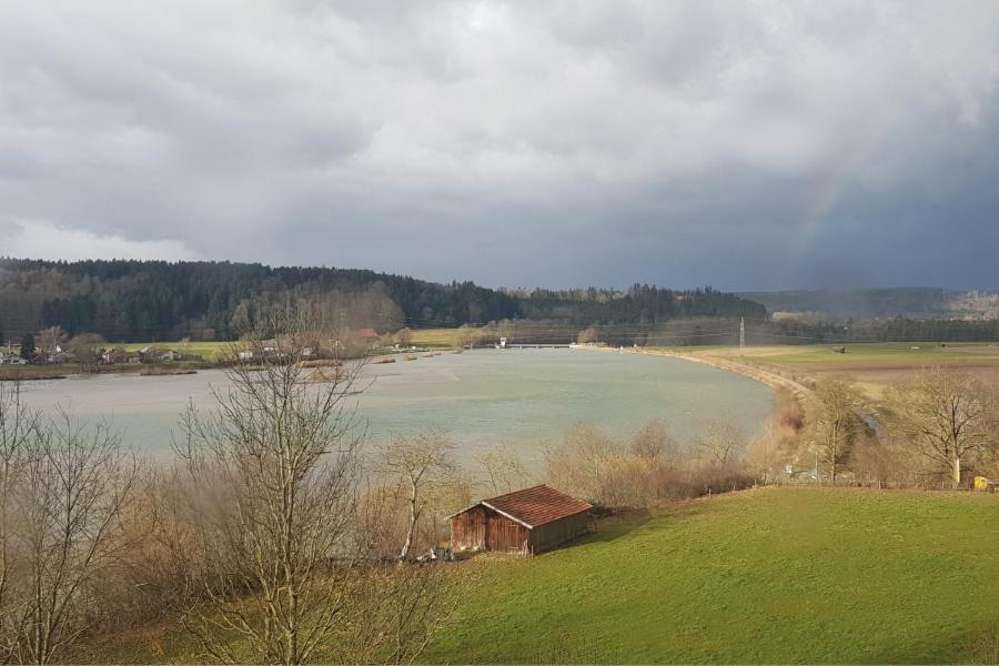 Stille X Weite - Hochwertige Wohnung Mit See-Panorama Kronburg Zewnętrze zdjęcie